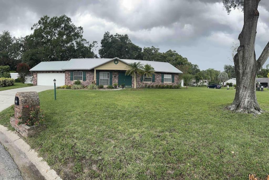 Lake Valrico'S Camelot Court With Heated Pool & Access To Private Lake Exterior photo