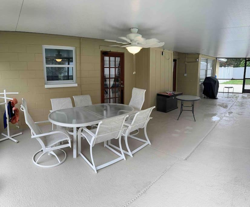Lake Valrico'S Camelot Court With Heated Pool & Access To Private Lake Exterior photo