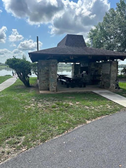 Lake Valrico'S Camelot Court With Heated Pool & Access To Private Lake Exterior photo